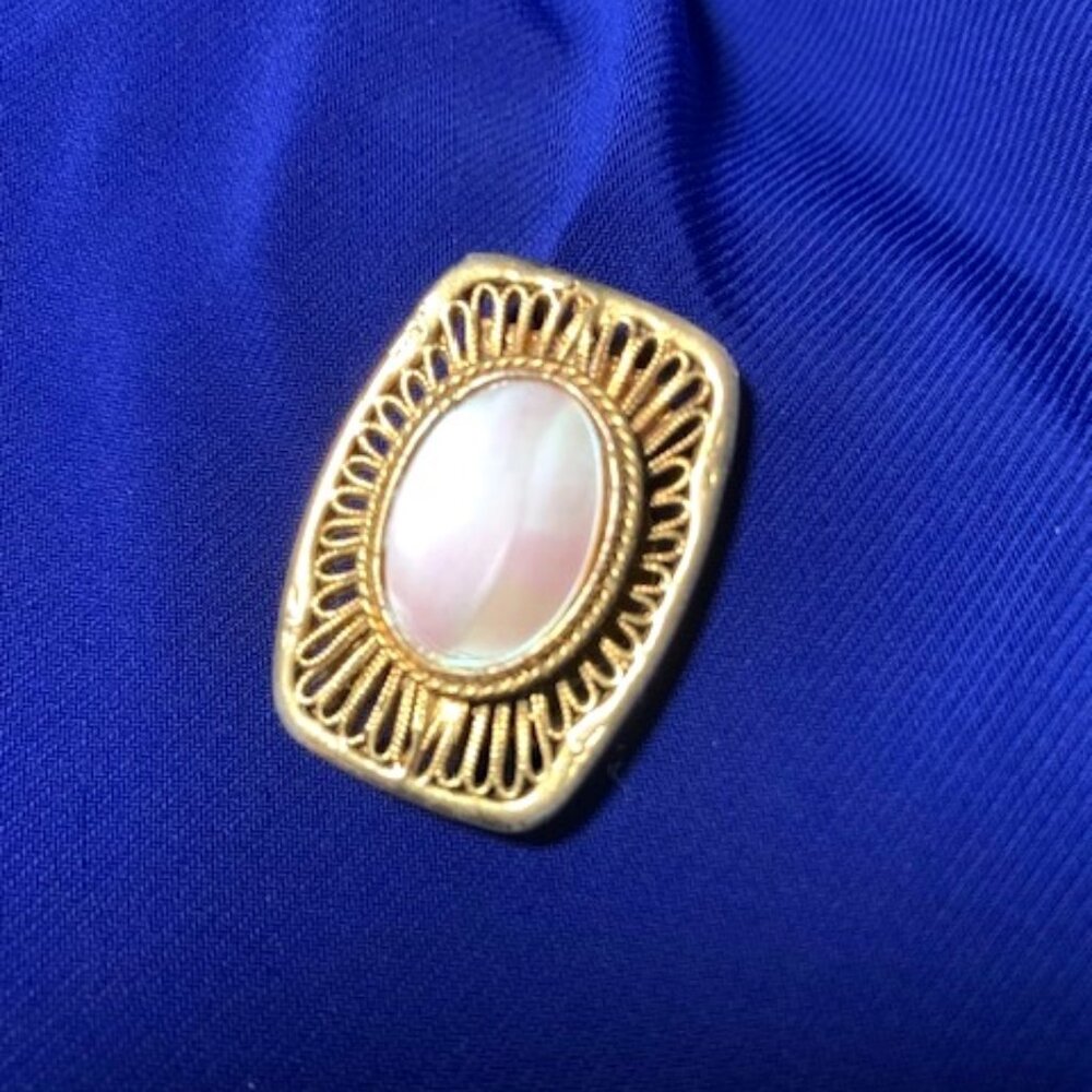 Vintage 1980's Gold Tone Scarf Brooch